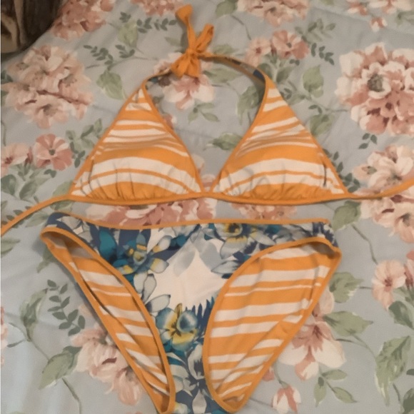 Bikini floral striped Reversible size 14/16 XL yellow stripped one side … - Picture 12 of 13